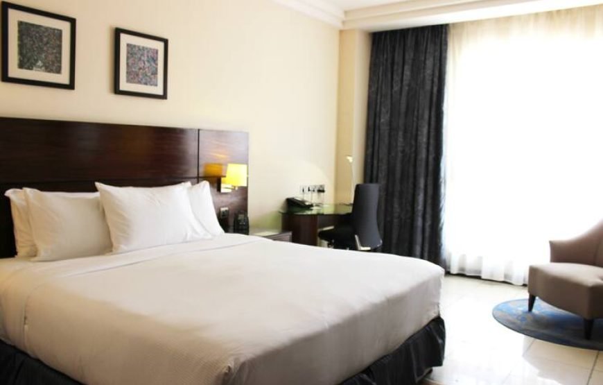 KING GUEST ROOM WITH CITY VIEW